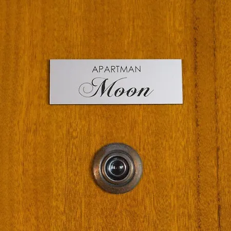 Moon Apartment *