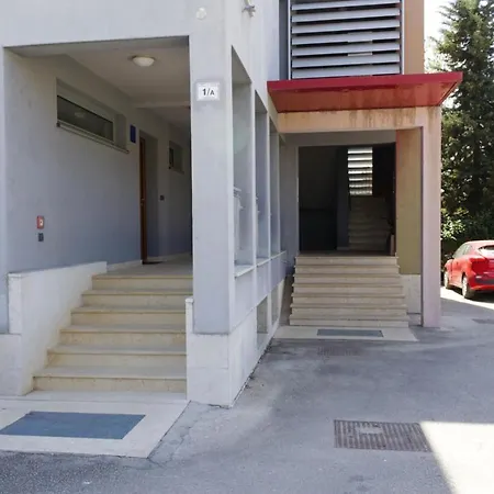 Moon Apartment *
